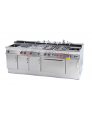 Cucina elett. trifase-15,72kw, 4 piastre quadre su forno elettrico ventilato, camera cm 55x36x34h - cm 80x70,5x90h